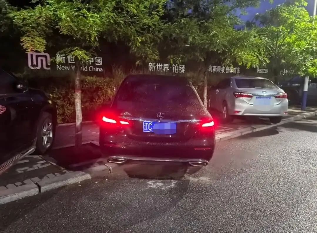 3名男孩偷开奔驰车到百公里外遗弃！2人被抓，车主：仅保险杠有轻微刮擦