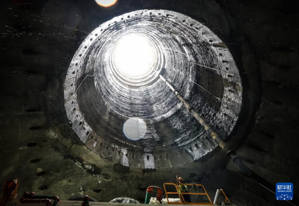 深汕铁路超大直径盾构机始发