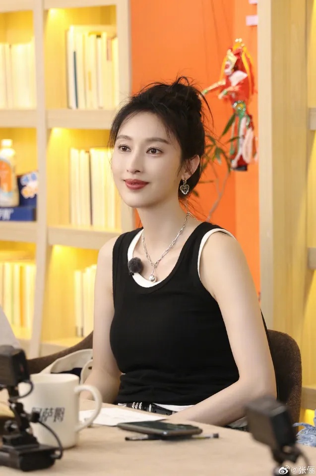 热搜爆了!女演员紧急道歉 热搜爆了!女演员紧急道歉