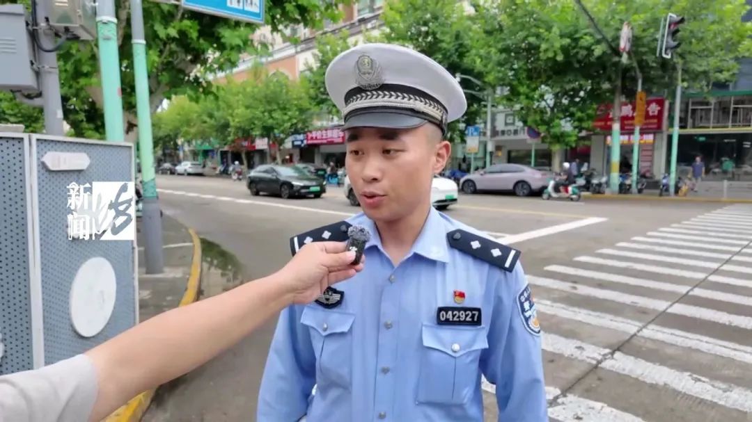 事发上海街头，电瓶车"鬼探头"被撞！车主卖惨，民警：不是谁弱谁有理