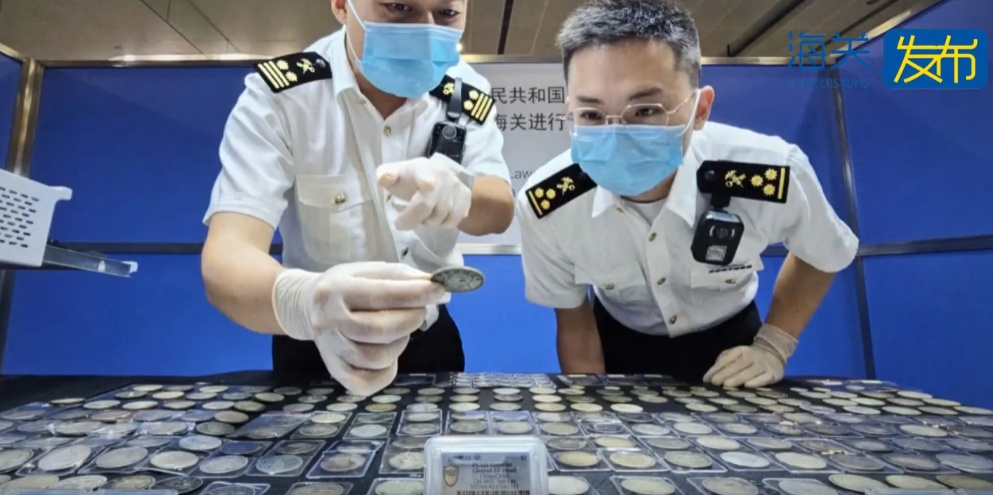 真"腰缠万贯"！小伙上海浦东出关，X光一照，这都啥玩意儿？