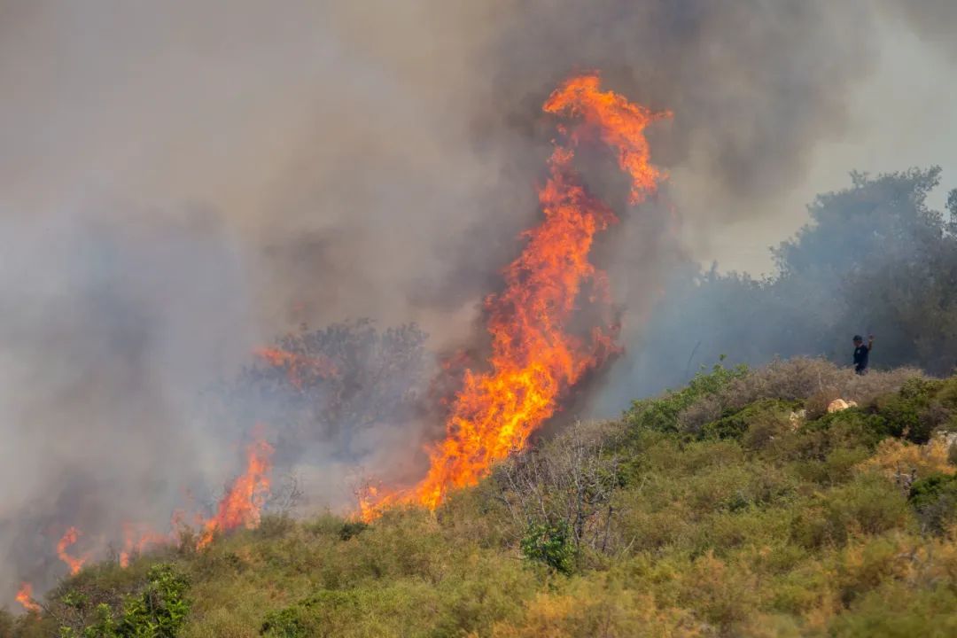 卫星图直击欧洲野火 卫星图直击欧洲野火