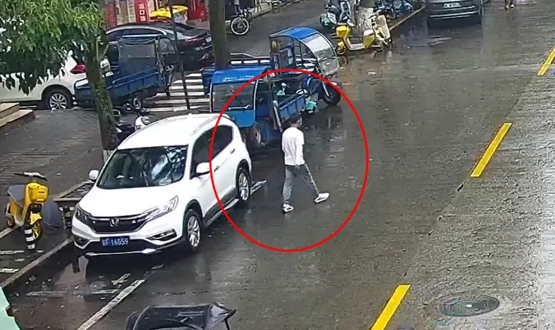 “太感谢你们了,把周同学的‘985’保住了!” “太感谢你们了,把周同学的‘985’保住了!”