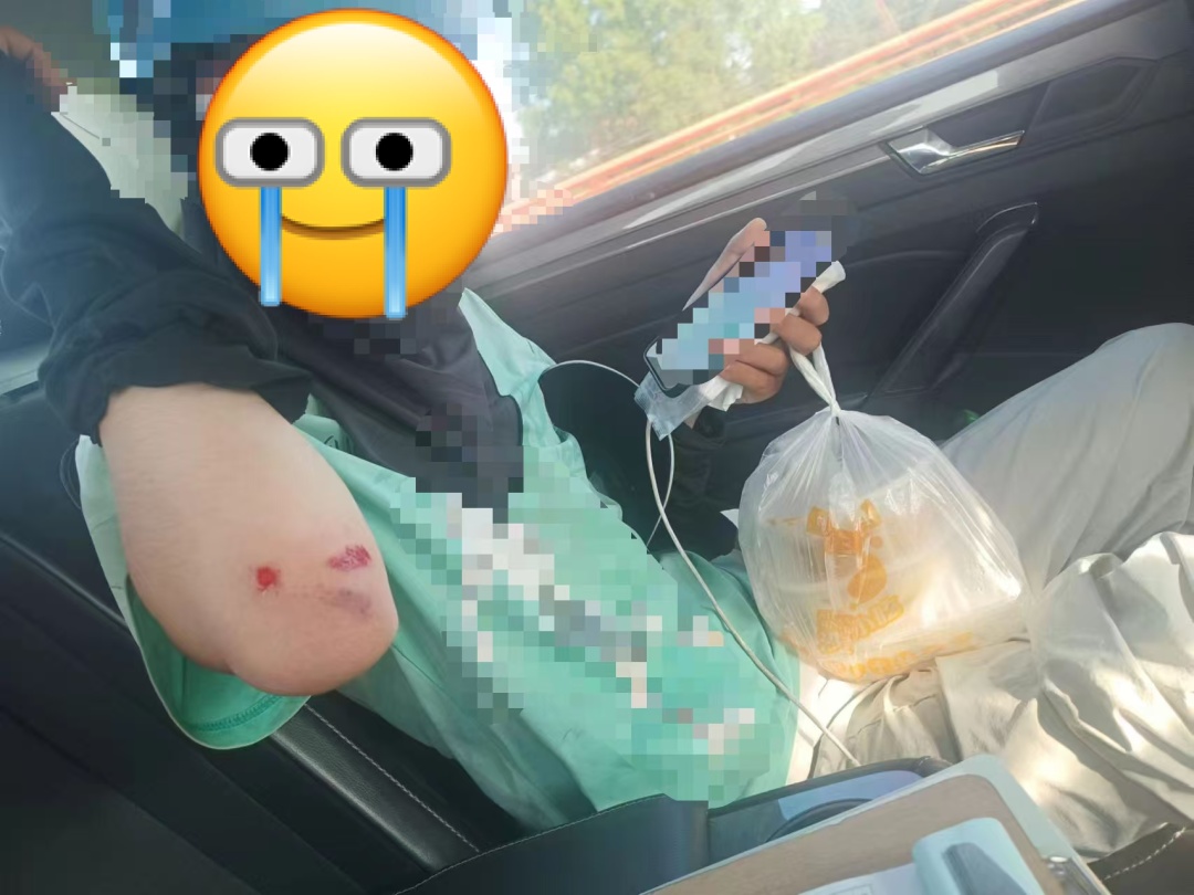 “没事,我们帮你一起送,这单不会超时的!” “没事,我们帮你一起送,这单不会超时的!”