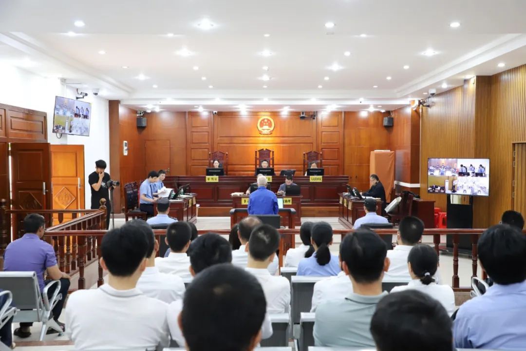 违法所得400.4万元！海南一地医院原副院长一审判10年6个月