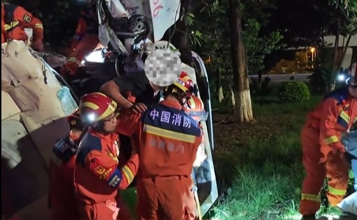 厦门翔安大道发生事故，紧急救援！