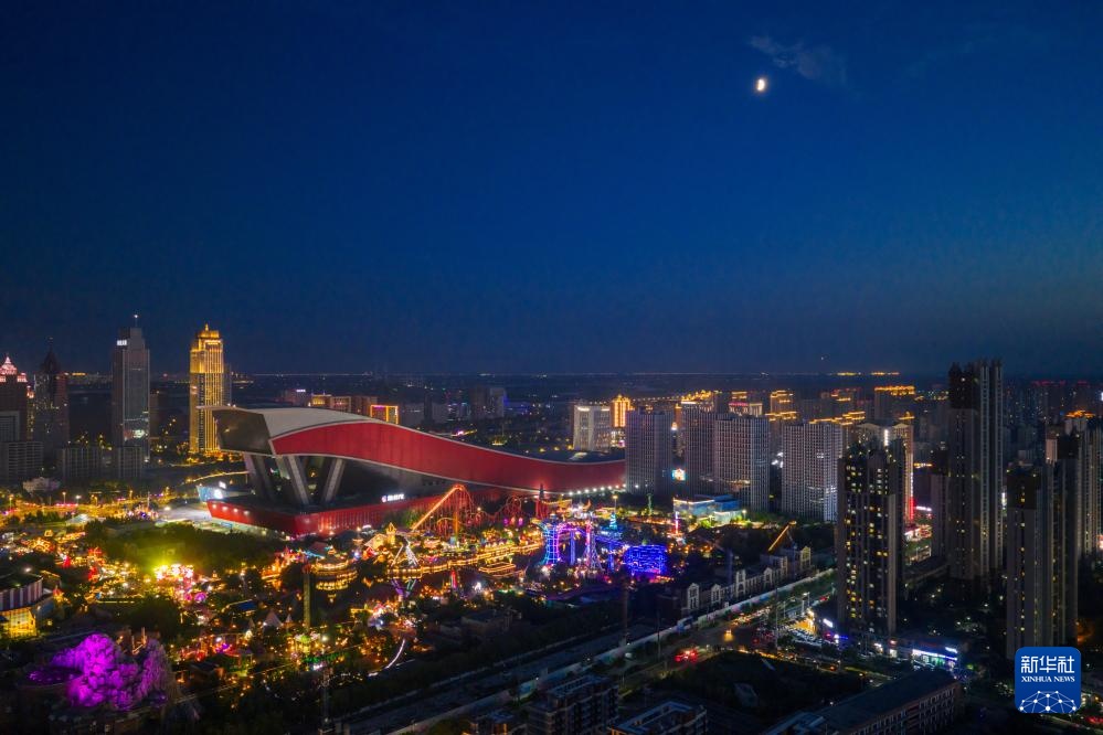 星空相册丨年度最小上弦月现身天宇