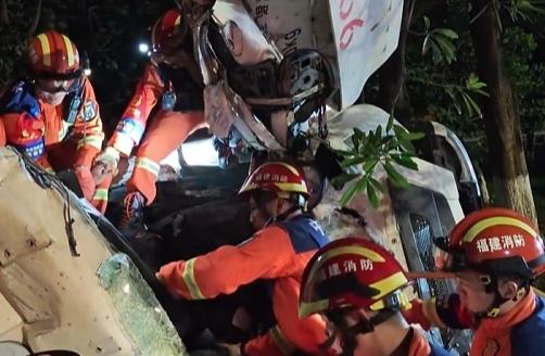 厦门翔安大道发生事故，紧急救援！