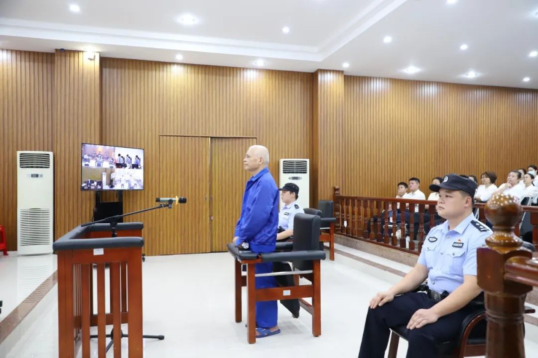 违法所得400.4万元！海南一地医院原副院长一审判10年6个月