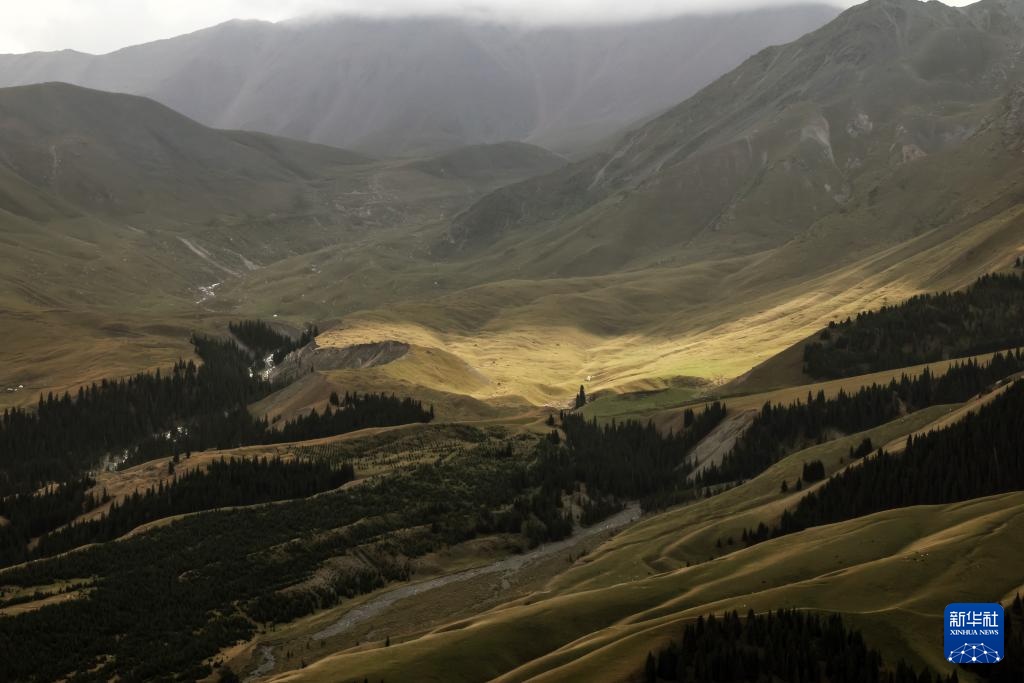 美丽中国丨壮美新疆乌苏古尔图