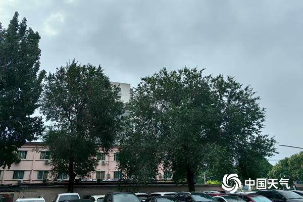 北京未来三天多雷雨天气出没 部分地区雨势较强并伴强对流