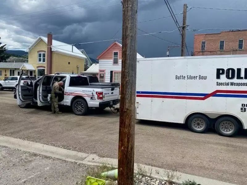 美国一商业场所多人中枪4人死亡，嫌犯仍在逃