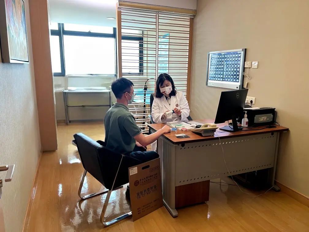 蒙脱石散为什么不能“干吞”？