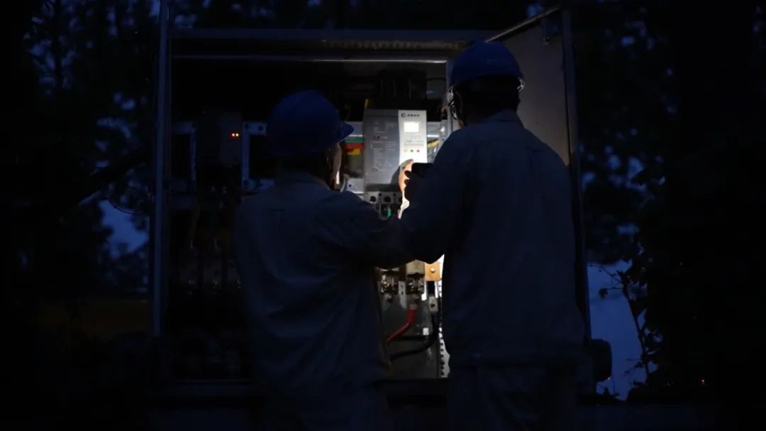 “以为只能这样了…结果,光回来了!” “以为只能这样了…结果,光回来了!”