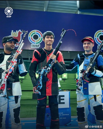 盛李豪王子菲霸榜世界第一