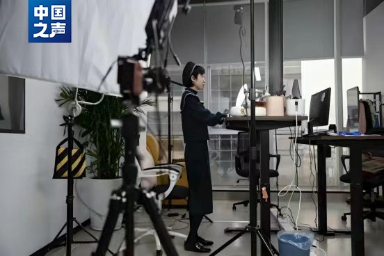 如果人生注定短暂,你要怎么过?这是她的“自救指南” 如果人生注定短暂,你要怎么过?这是她的“自救指南”