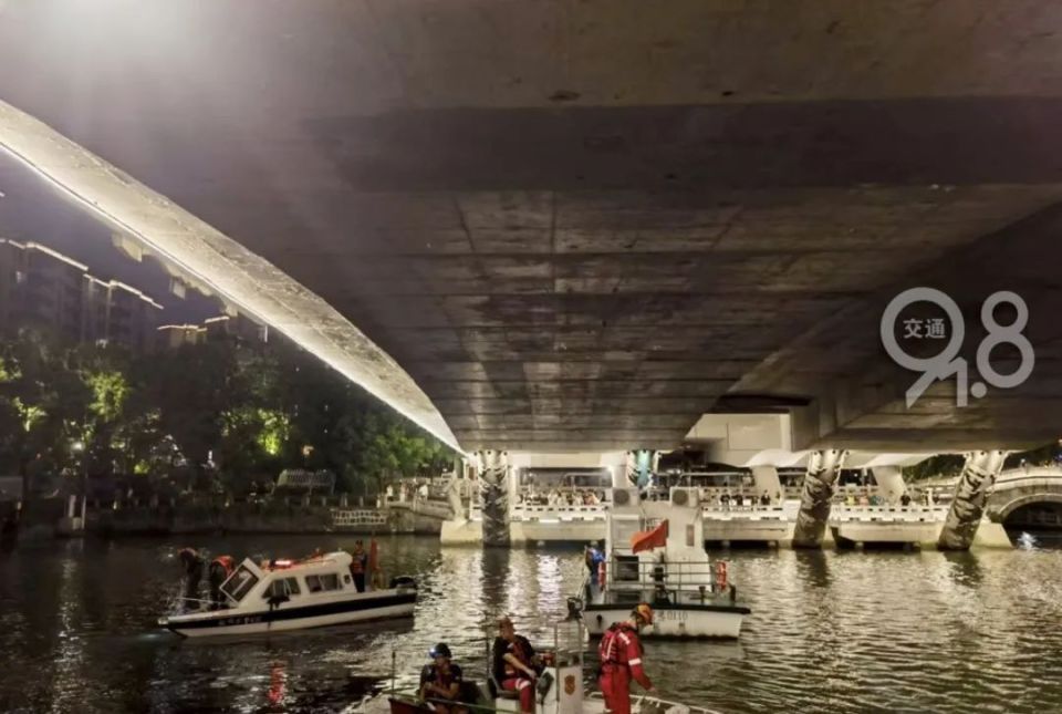 杭州一对夫妻吵架，丈夫情绪激动之下跳河，确认已无生命体征