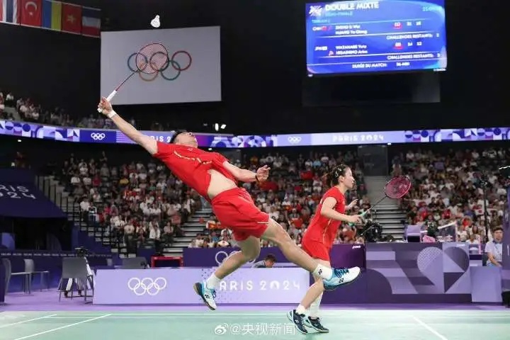 他俩官宣领证!求婚时热搜爆了! 他俩官宣领证!求婚时热搜爆了!