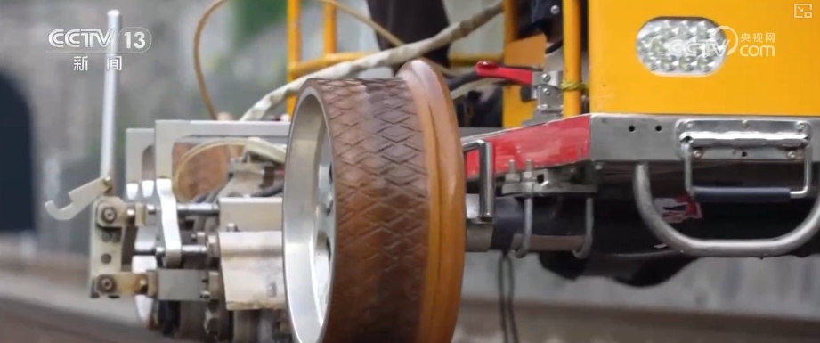 “最短火车”内有“大乾坤” 拉风“敞篷小跑车”凭硬核实力守护你我出行安全