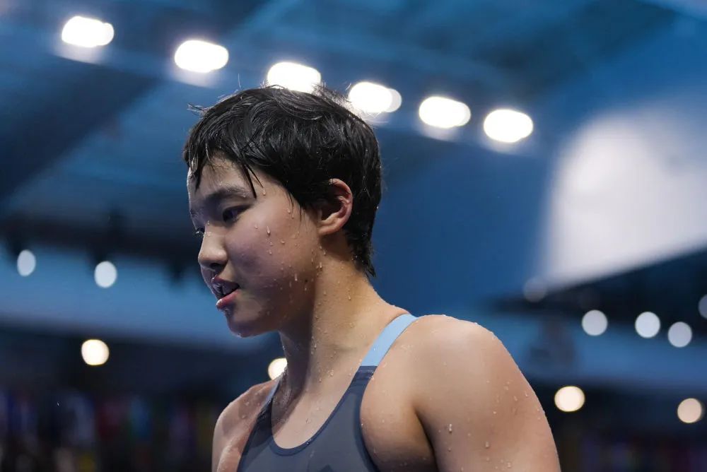 12岁中国小将表现抢眼被质疑，世界泳联：不赞成修改规则