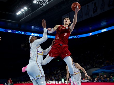 北京首钢支持曾凡博追梦