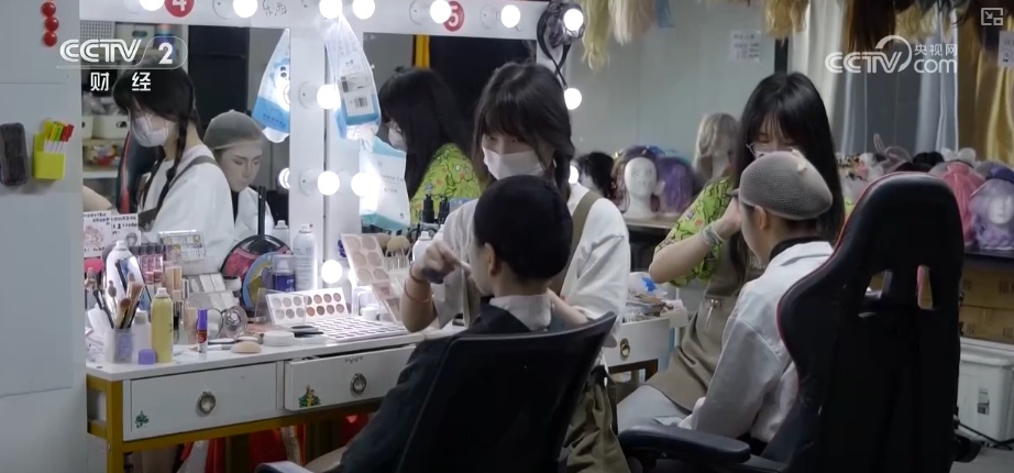 一票难求，火爆！动漫经济与传统产业跨界融合 “情绪消费场”撬动经济新支点