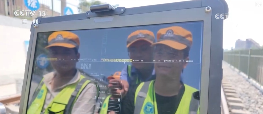 “最短火车”内有“大乾坤” 拉风“敞篷小跑车”凭硬核实力守护你我出行安全