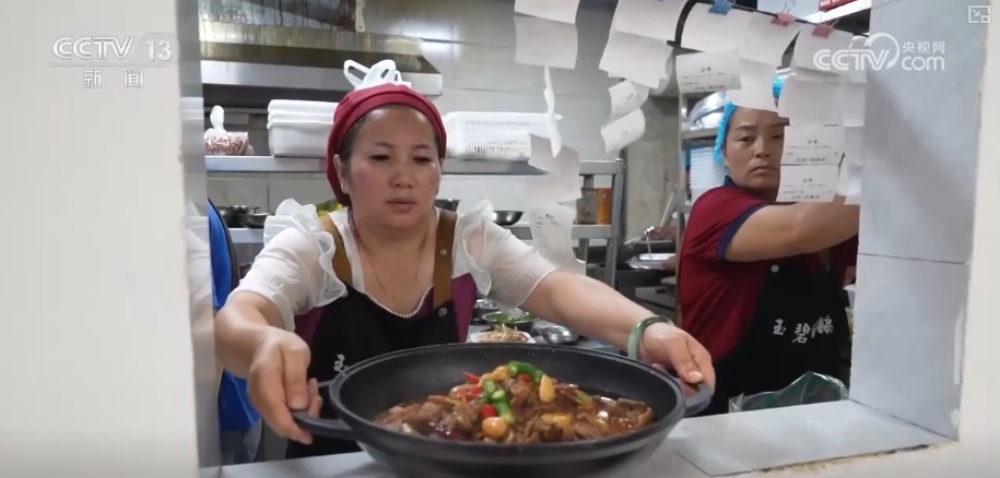 “村超”归来，再成顶流！冲不垮的“村超”背后有着怎样的故事？