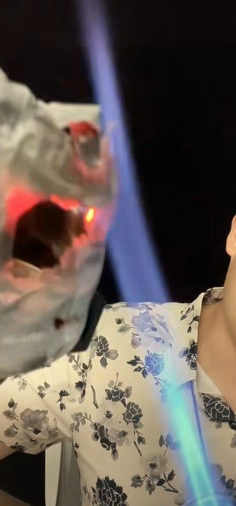 “1秒烧炭2秒融金属”，网店称便携式喷火器能“防狼驱狗”！被指过度防卫，记者暗访