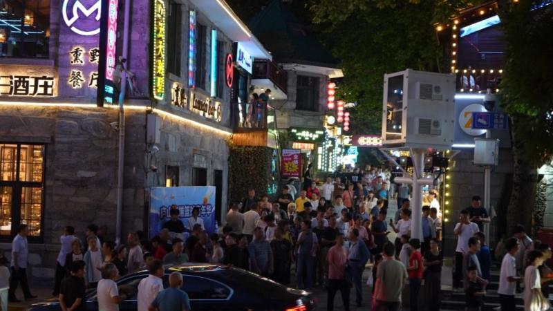 江西九江:庐山7月迎客流高峰 核心景区闸机客流量152.84万人次 江西九江:庐山7月迎客流高峰 核心景区闸机客流量152.84万人次