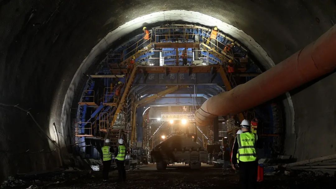 长水机场隧道贯通！渝昆高铁建设取得重大突破
