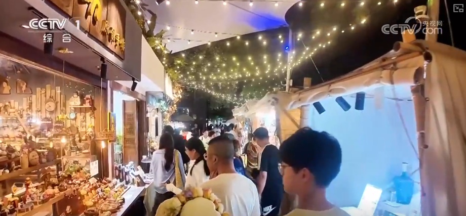 文创市场火热释放浓浓“文化味道” 创意叠出“蘑”力破圈妥妥“流量担当”