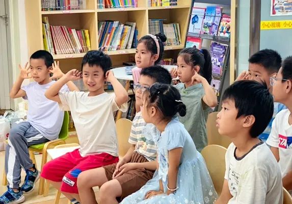 “悦读湾”暑期活动精彩纷呈多元体验点亮阅读时光