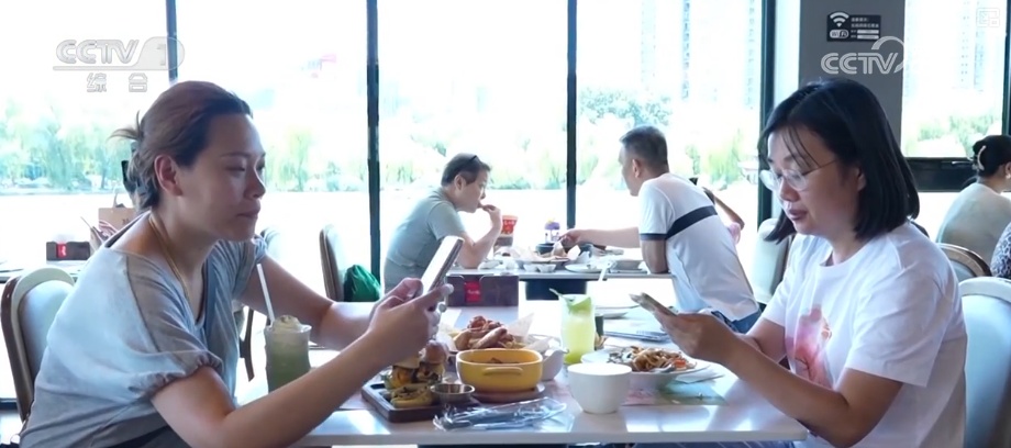 文创市场火热释放浓浓“文化味道” 创意叠出“蘑”力破圈妥妥“流量担当”