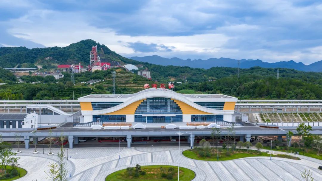 离开通又近了！这条时速350公里高铁开始静态验收