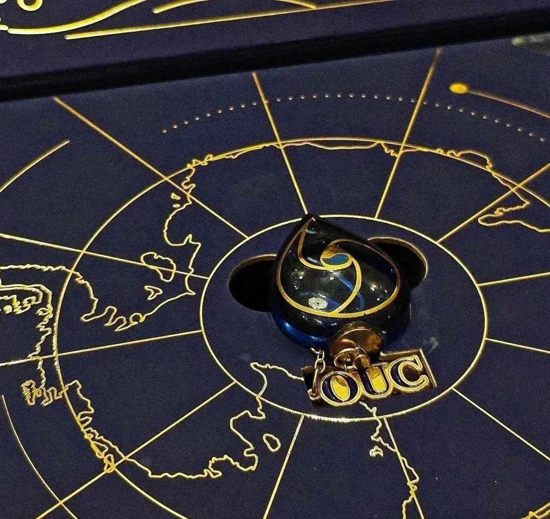 起猛了！看到有人在吃“录取通知书”……