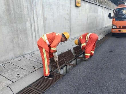 应对降雨 北京261条公交线停驶或甩站 山区景区停车场关闭