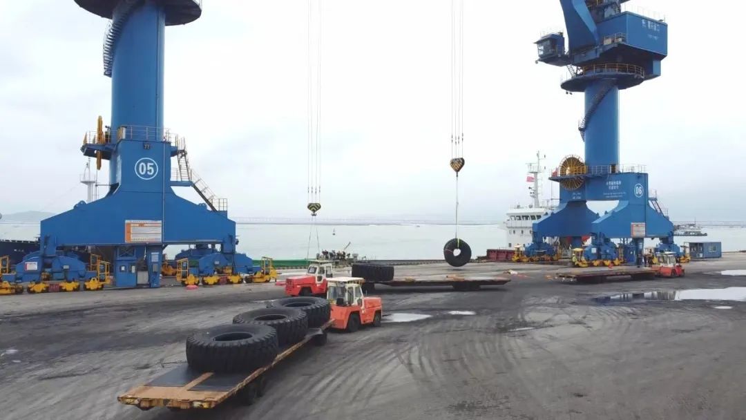 全球最大!“全钢巨胎”从莆田首次出口 全球最大!“全钢巨胎”从莆田首次出口