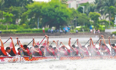 海口美兰：渔村龙舟赛火热开桨