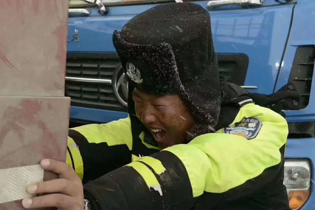 “此生必驾318”?先敬这群“与风雪掰手腕”的人! “此生必驾318”?先敬这群“与风雪掰手腕”的人!