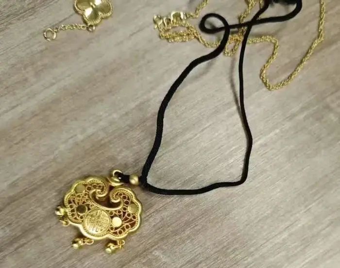 拿货价格从几元到几十元不等，热销“沙金”不含金？高性价比疑成营销骗局