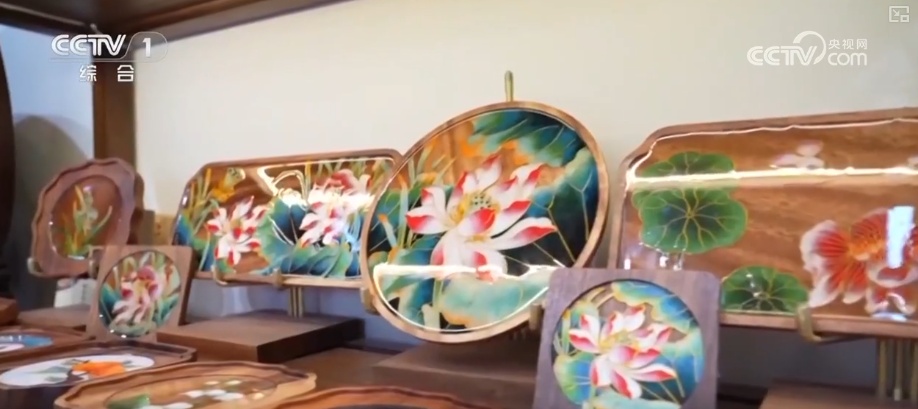 文创市场火热释放浓浓“文化味道” 创意叠出“蘑”力破圈妥妥“流量担当”