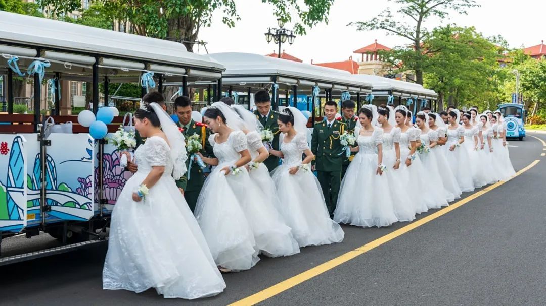 恭喜！他们结婚啦！