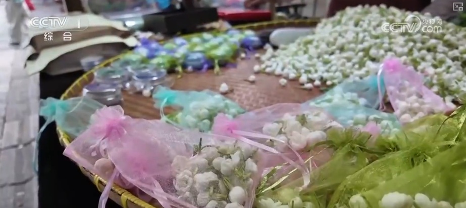 文创市场火热释放浓浓“文化味道” 创意叠出“蘑”力破圈妥妥“流量担当”