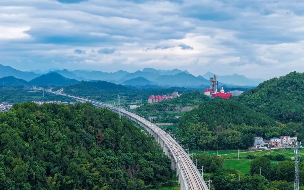 离开通又近了！这条时速350公里高铁开始静态验收