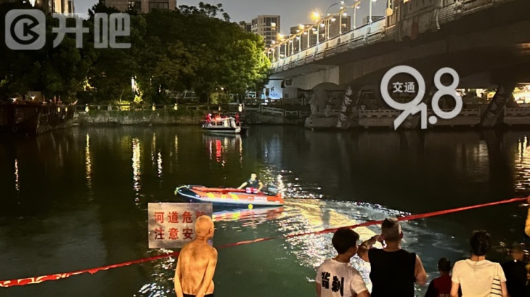 凌晨,杭州夫妻争吵后男子跳河,确认已无生命体征 凌晨,杭州夫妻争吵后男子跳河,确认已无生命体征