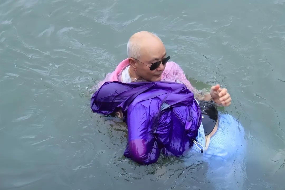 八旬“老兵”又一次勇救落水者,所在街道将为其申报见义勇为表彰 八旬“老兵”又一次勇救落水者,所在街道将为其申报见义勇为表彰