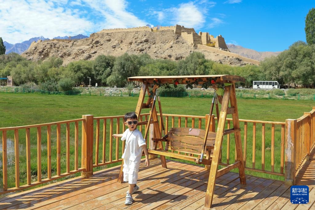 游壮美帕米尔 做“冰山上来客”