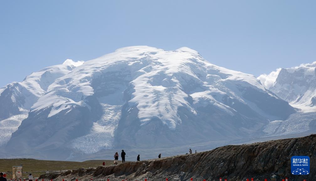 游壮美帕米尔 做“冰山上来客”