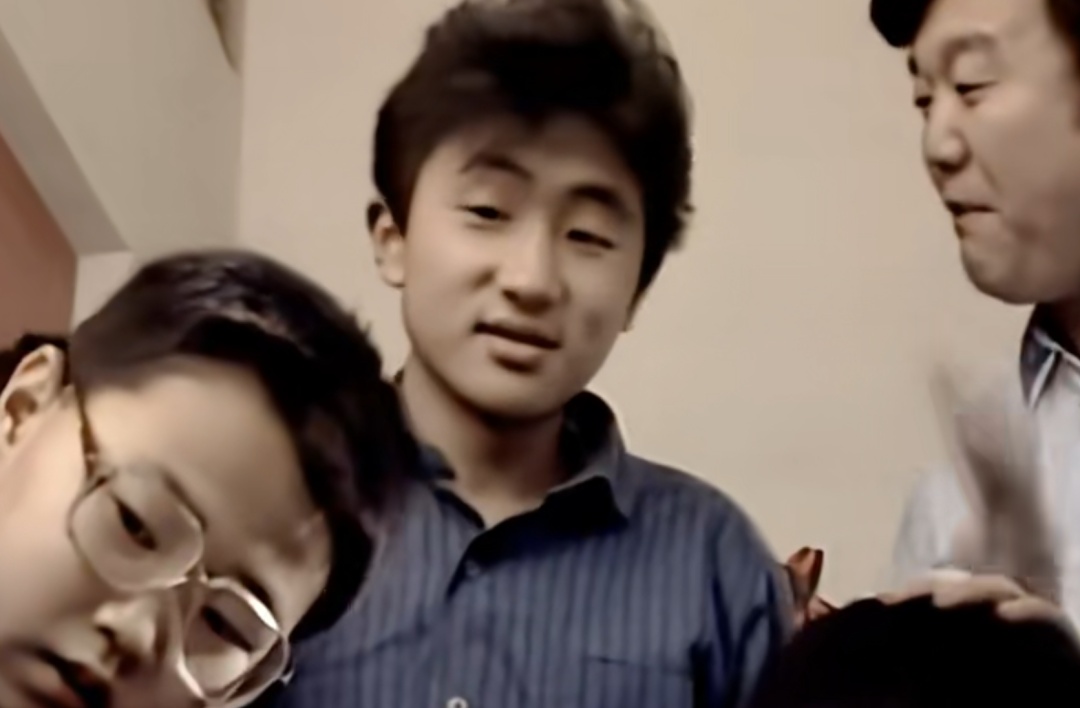 这群人突然开启直播，超30万人涌入！上海人：当年追着看